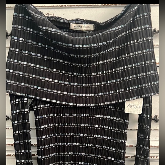 New 🖤💙 free people off the shoulder top size large - Picture 6 of 16